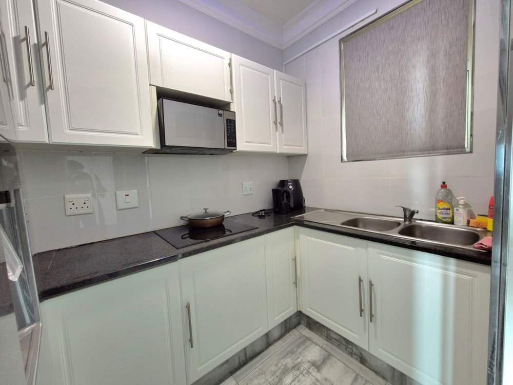 Studio apartment for sale in South Beach Durban - 1DA1712647 Studio apartment for sale in South Beach Durban - 1DA1712647