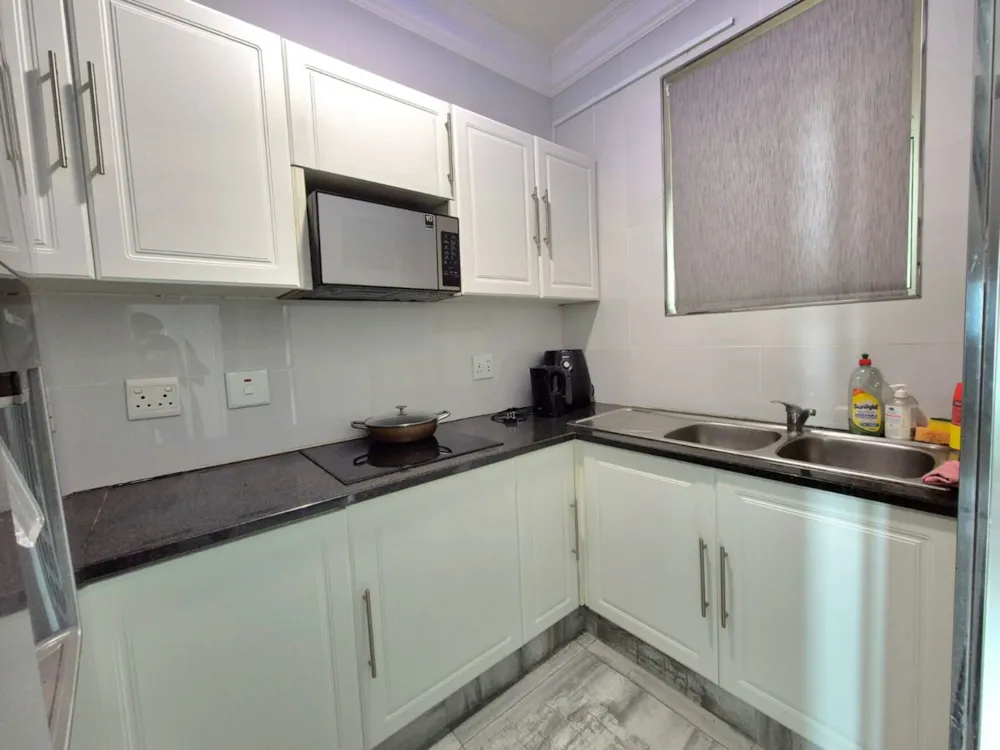 Studio apartment for sale in South Beach Durban - 1DA1712647 Studio apartment for sale in South Beach Durban - 1DA1712647