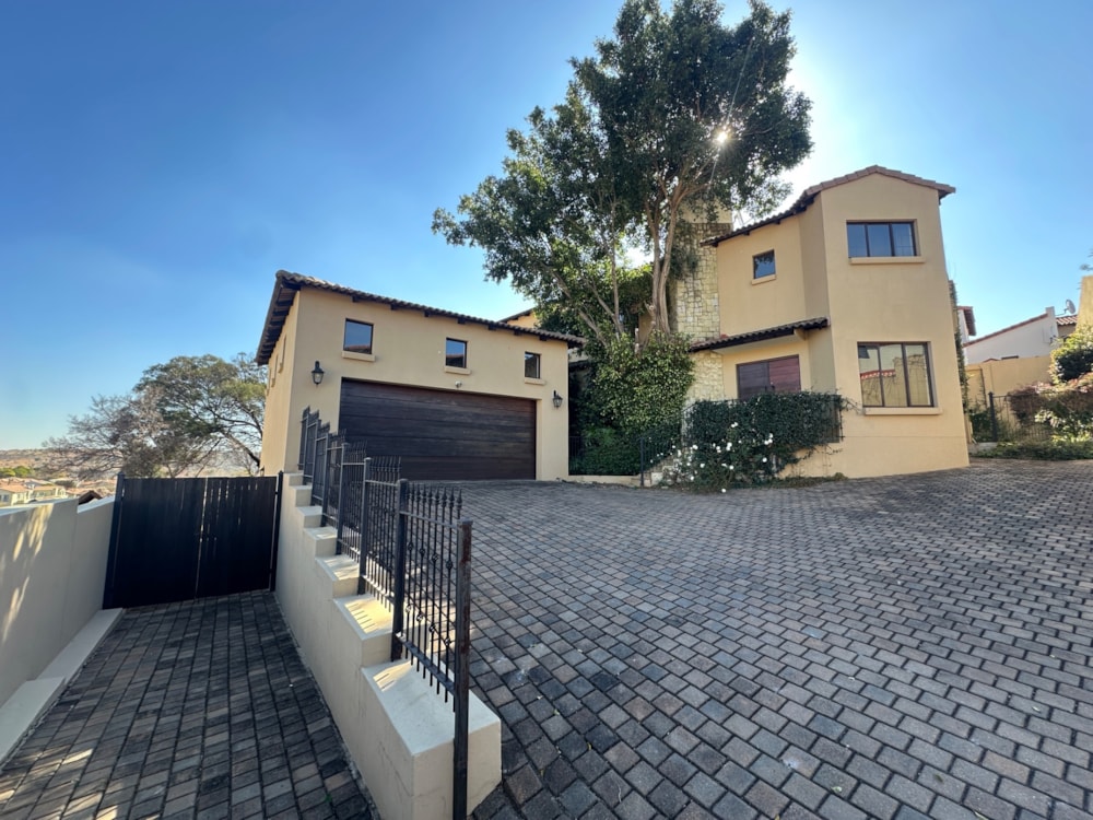 Golf estate house for sale in Waterkloof Ridge - PT1709416 Golf estate house for sale in Waterkloof Ridge - PT1709416