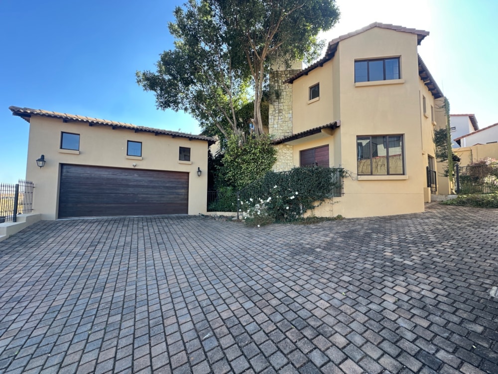 Golf estate house for sale in Waterkloof Ridge - PT1709416 Golf estate house for sale in Waterkloof Ridge - PT1709416