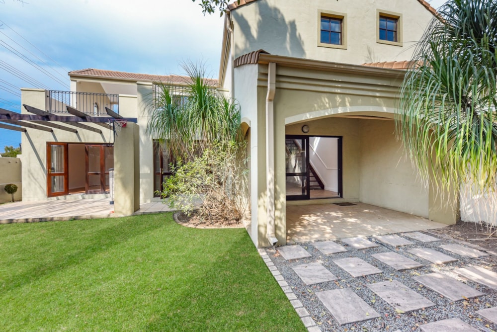 Townhouse for sale in Lonehill - FW1711818 Townhouse for sale in Lonehill - FW1711818