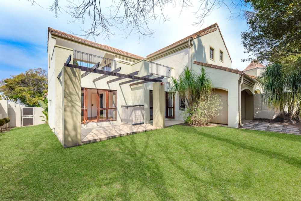 Townhouse for sale in Lonehill - FW1711818 Townhouse for sale in Lonehill - FW1711818