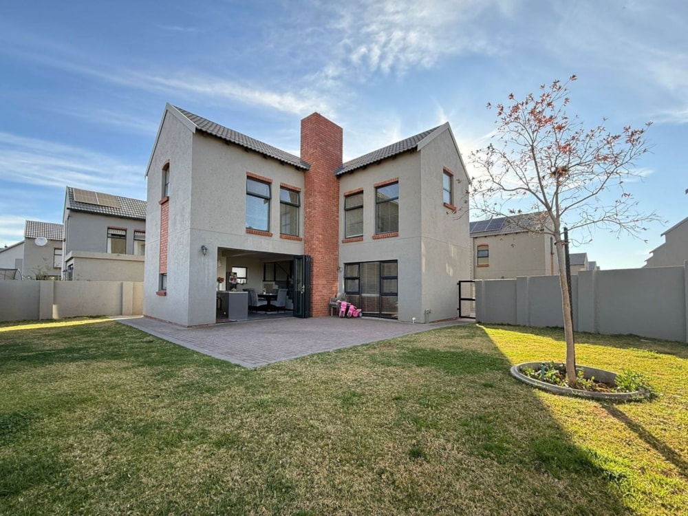 Townhouse for sale in Woodland Hills Bergendal - 1BX1711800