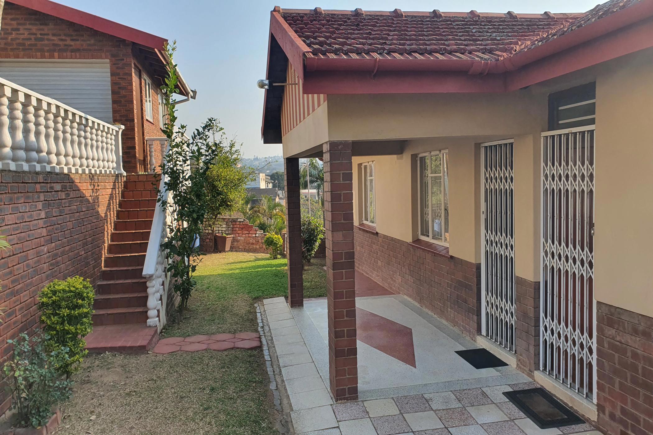 Double-storey house for sale in Palmiet, Reservoir Hills - 1WP1712134