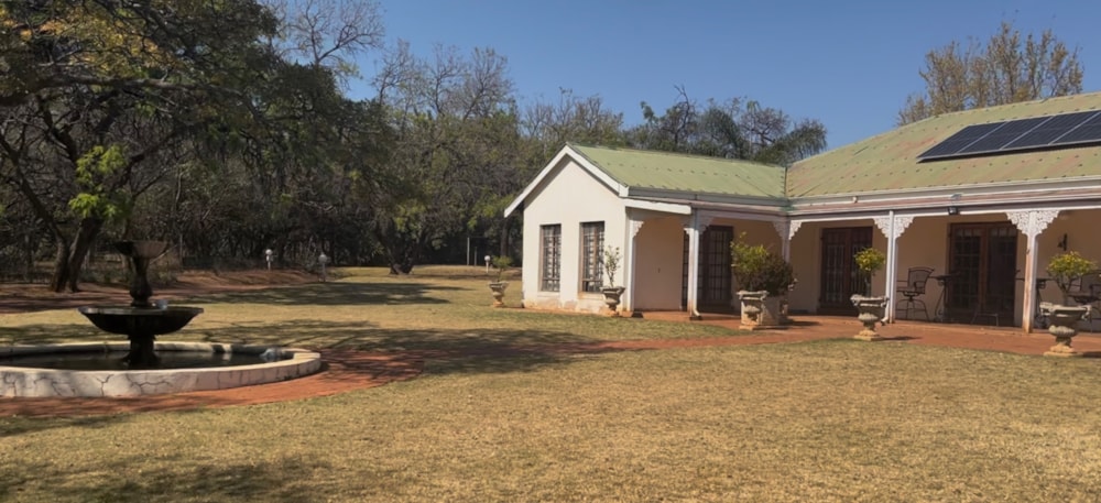Smallholding for sale in Derdepoort - PT1712642