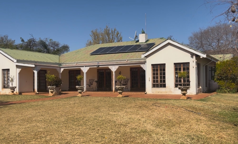 Smallholding for sale in Derdepoort - PT1712642