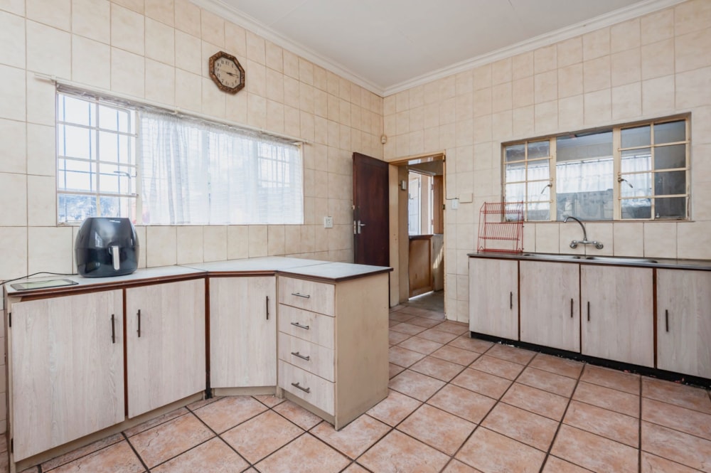 House for sale in The Hill, Johannesburg - 1GV1711330