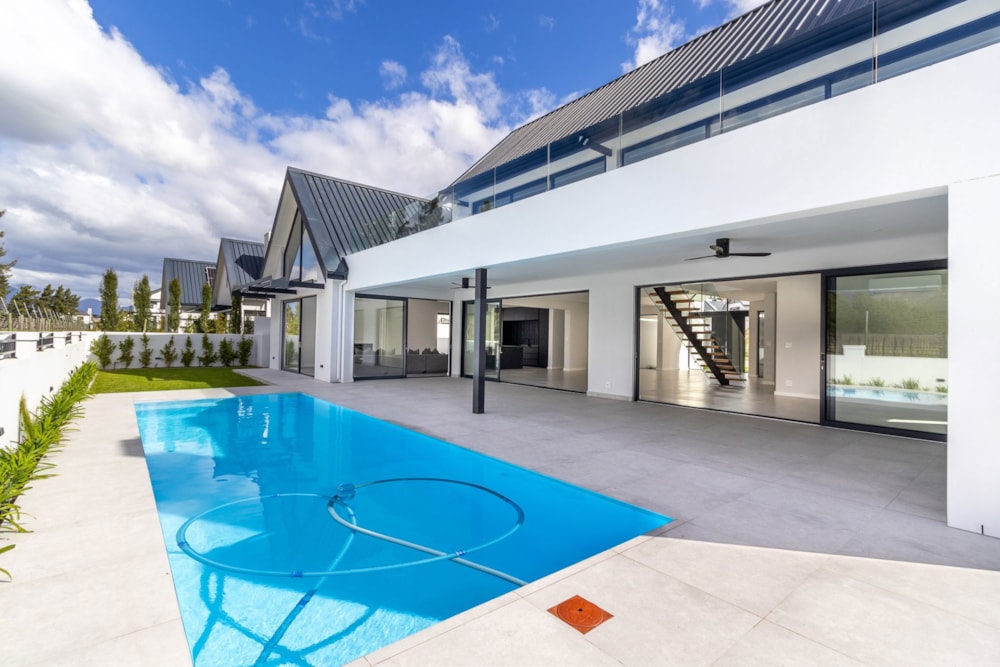 Security estate home for sale in Val de Vie Estate - VLV1712075 Security estate home for sale in Val de Vie Estate - VLV1712075