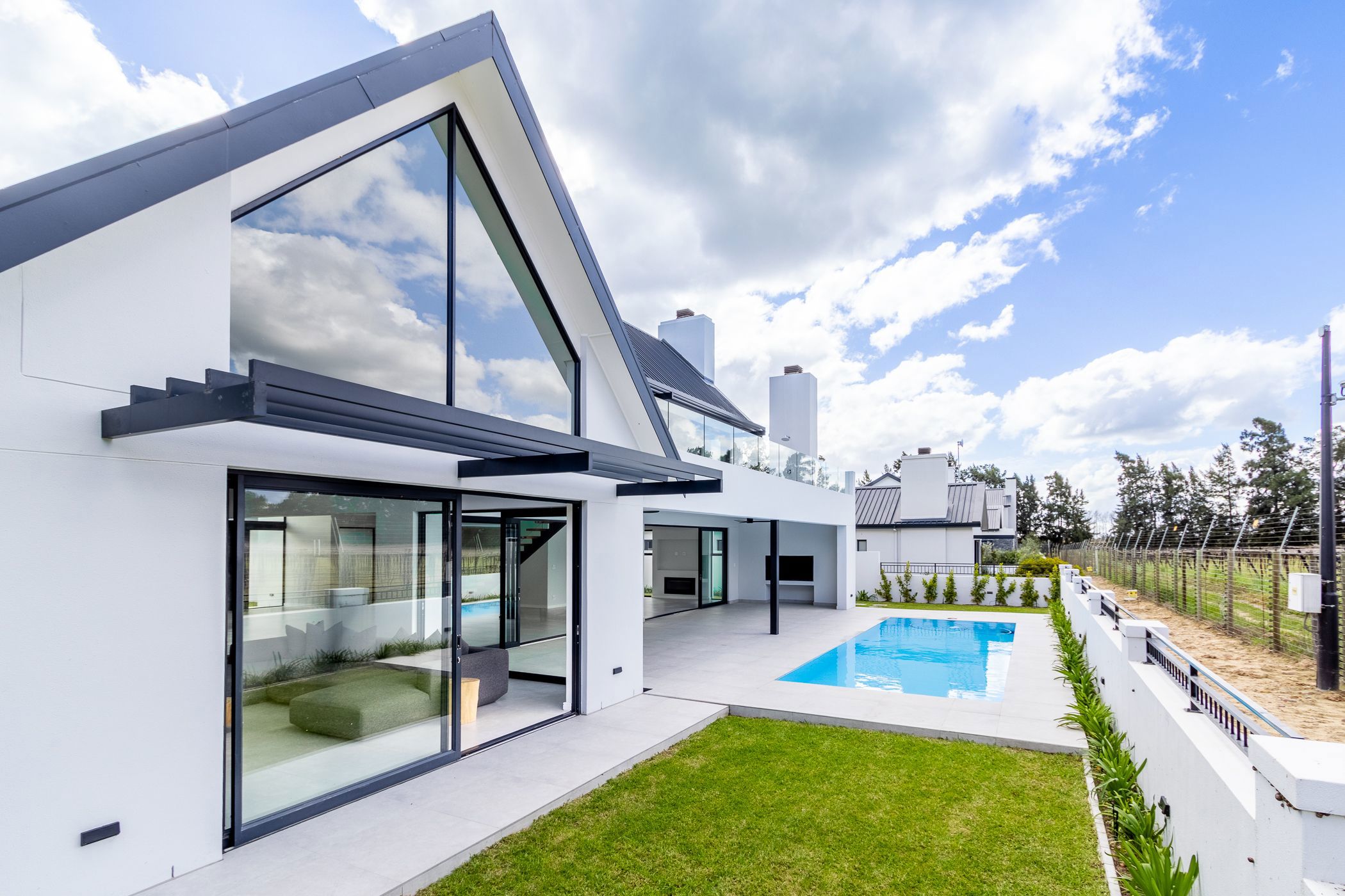 Security estate home for sale in Val de Vie Estate - VLV1712075