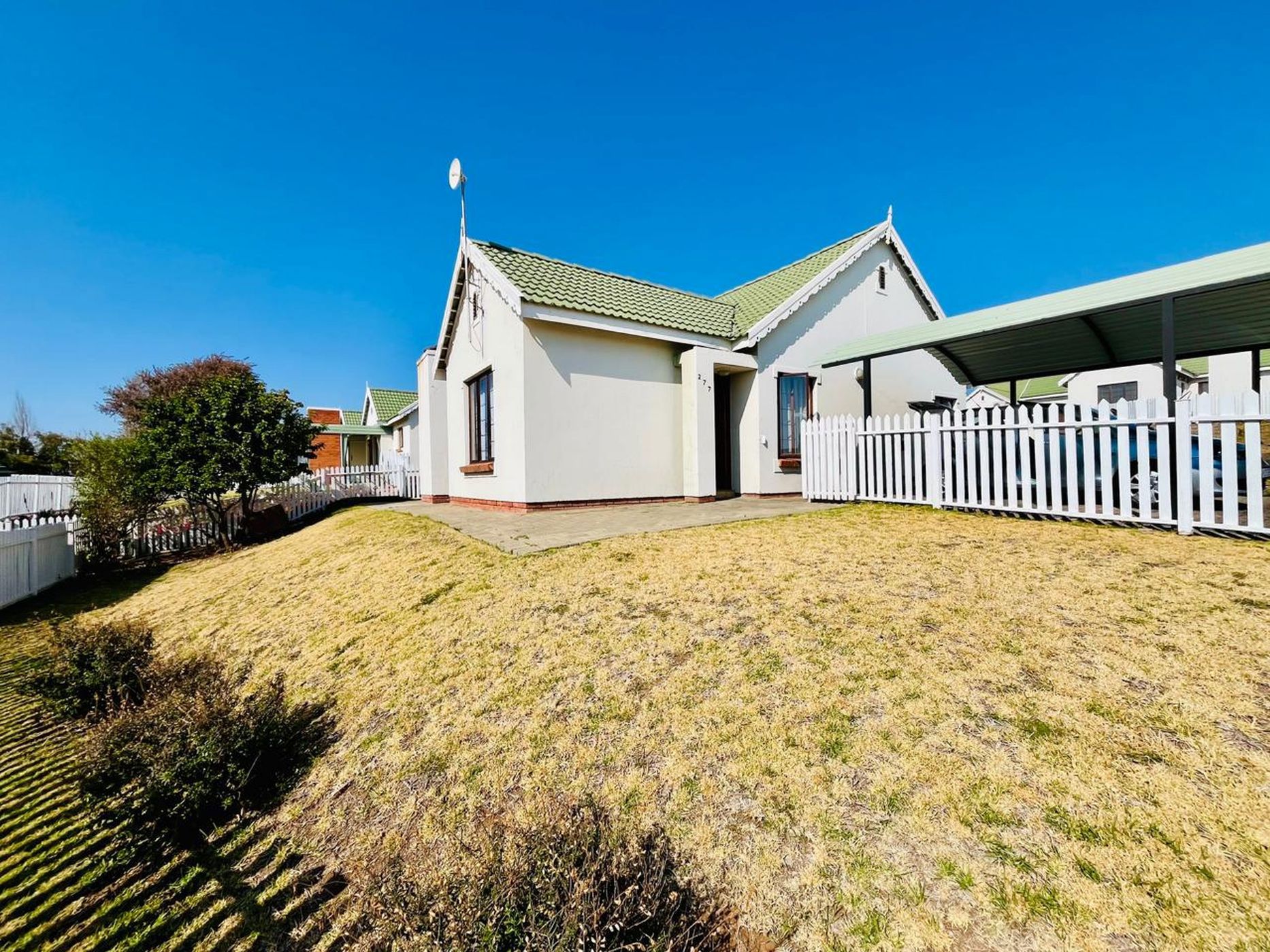 Townhouse for sale in Hillside, Bloemfontein - 1BX1710742