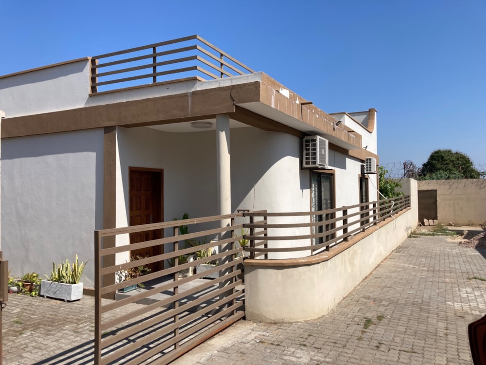 Security complex home for sale in Matola, Mozambique - 3MQ1590308 Security complex home for sale in Matola, Mozambique - 3MQ1590308