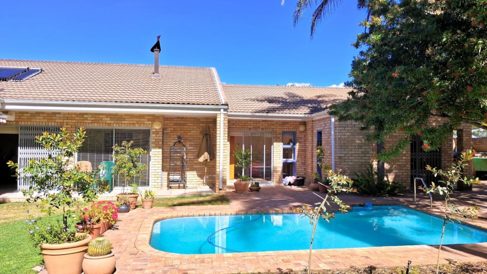 House for sale in Wesbank, Oudtshoorn - 1OU1711681 House for sale in Wesbank, Oudtshoorn - 1OU1711681