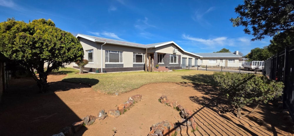House for sale in Cradock - 1KK1711957 House for sale in Cradock - 1KK1711957