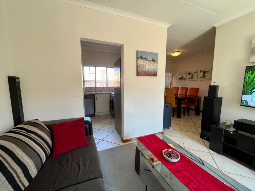 Townhouse for sale in Hillside, Bloemfontein - 1BX1710394 Townhouse for sale in Hillside, Bloemfontein - 1BX1710394