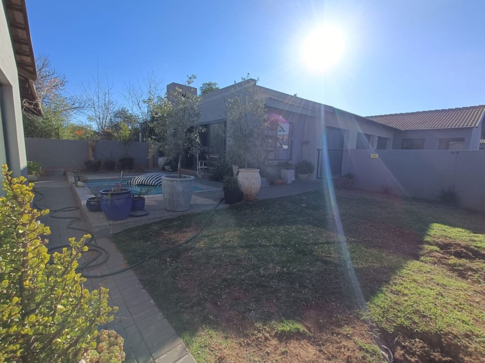 Townhouse for sale in Groenvlei, Bloemfontein - 1BX1712893