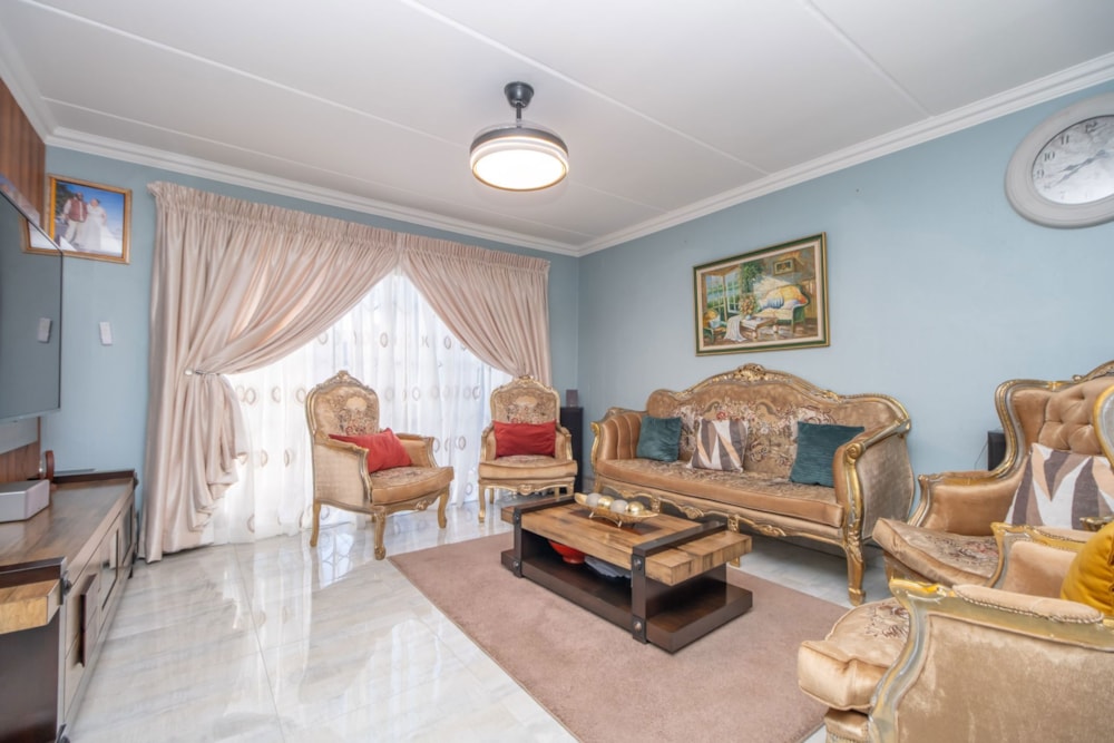 Double-storey cluster for sale in Grobler Park - RAN1709761 Double-storey cluster for sale in Grobler Park - RAN1709761