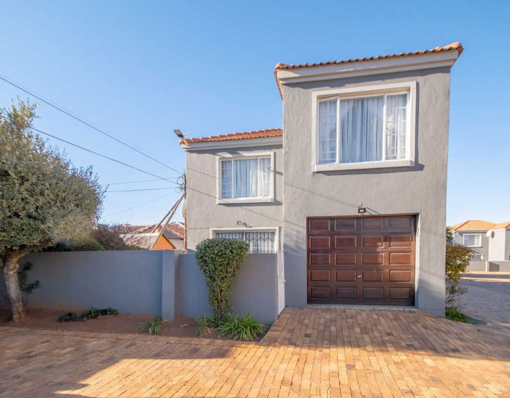 Double-storey cluster for sale in Grobler Park - RAN1709761