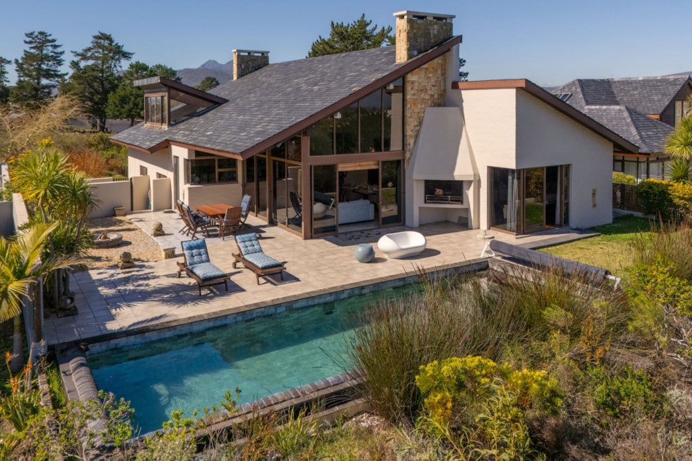 Golf estate house to rent in Arabella Country Estate - ONL1727019