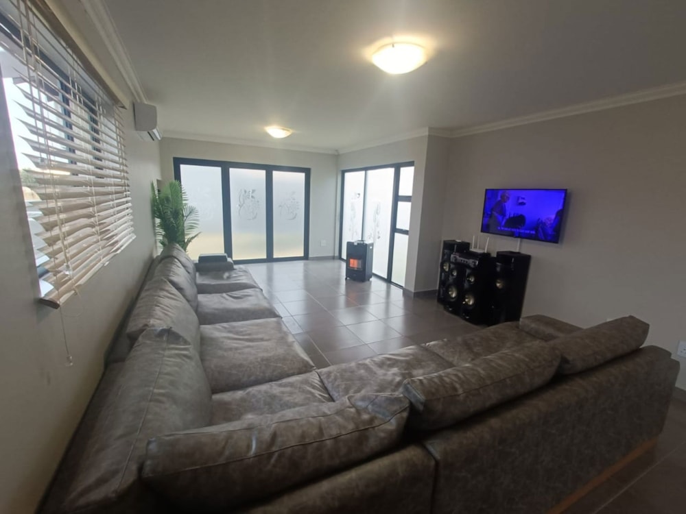 Townhouse for sale in Groenvlei, Bloemfontein - 1BX1711832