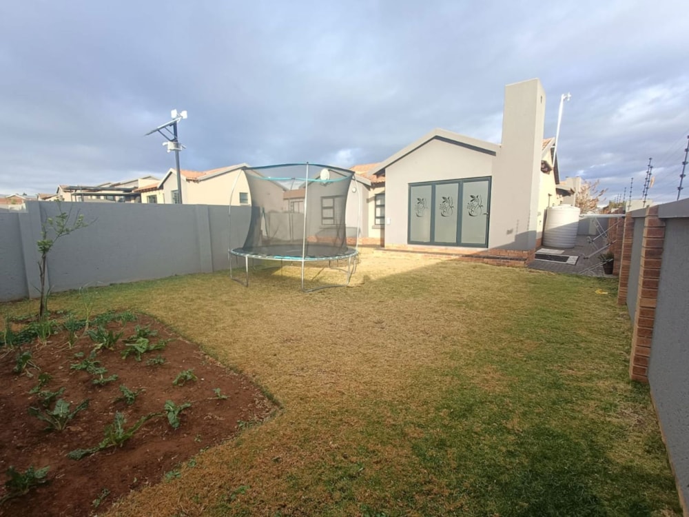 Townhouse for sale in Groenvlei, Bloemfontein - 1BX1711832