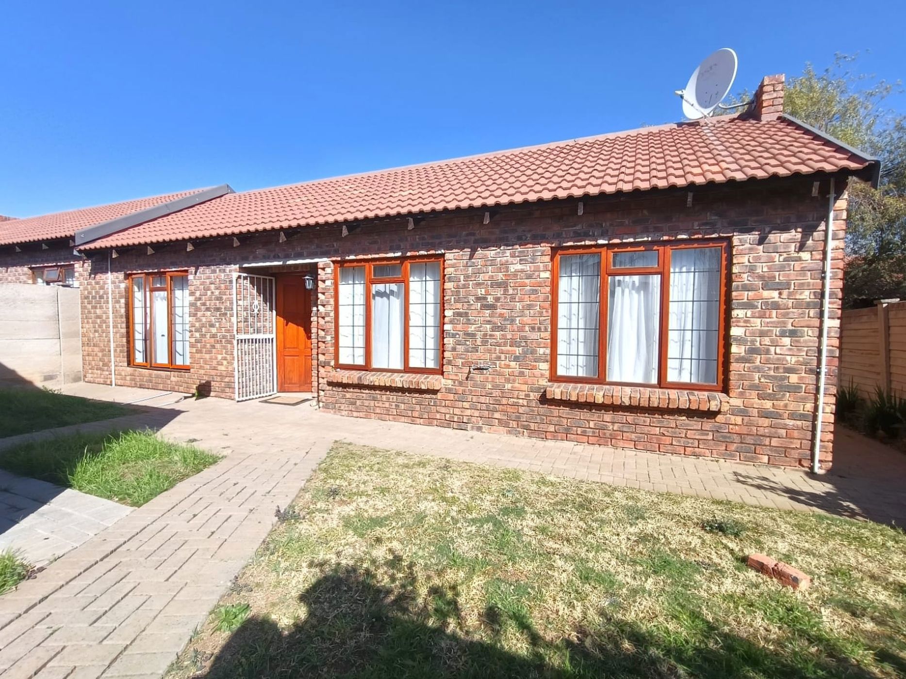 Townhouse to rent in Langenhovenpark - 1BX1710267