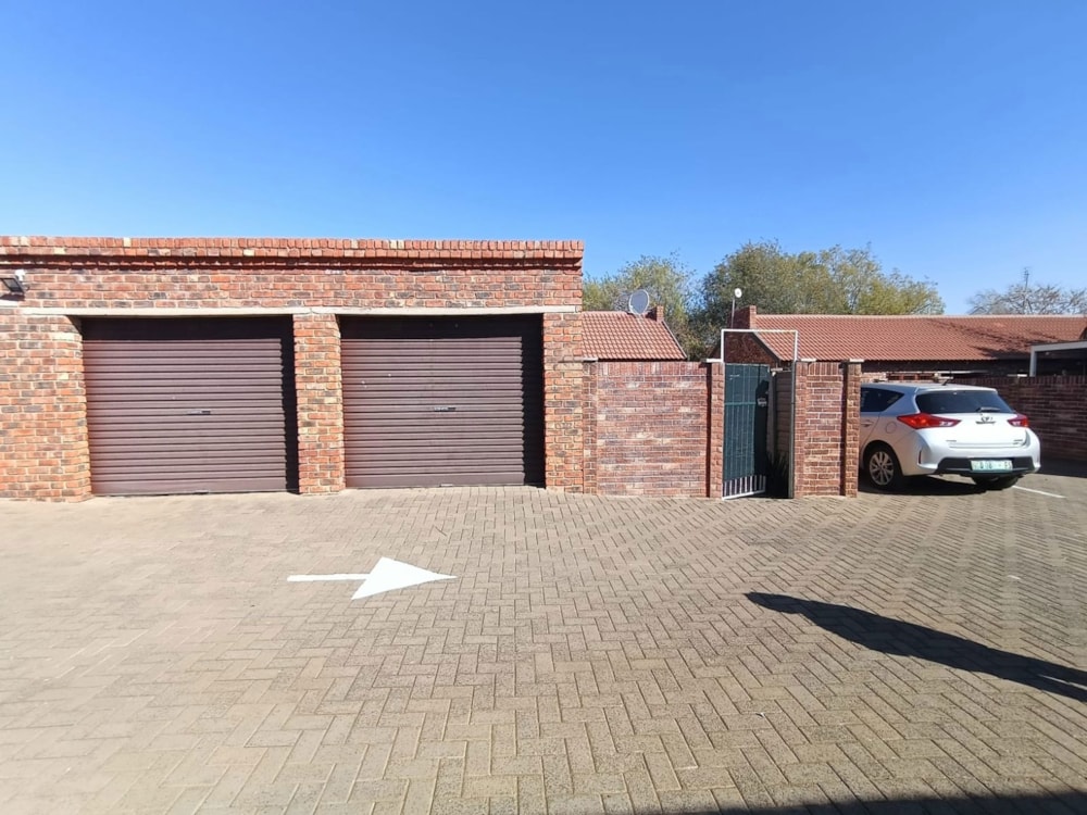 Townhouse to rent in Langenhovenpark - 1BX1710267