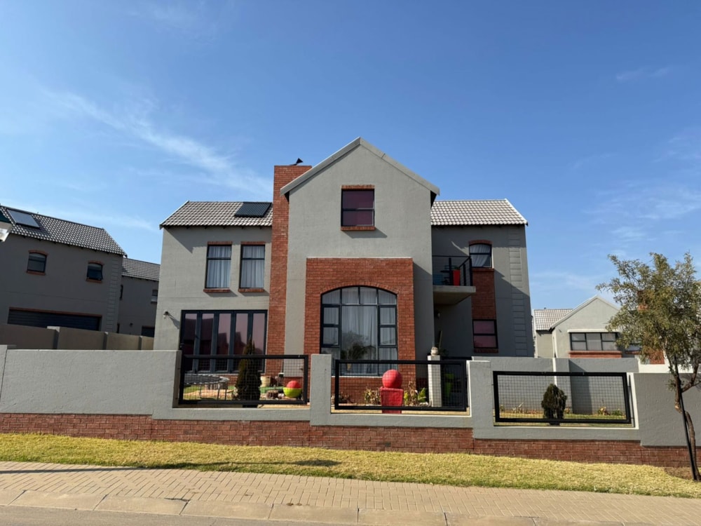 Townhouse sold in Woodland Hills - 1BX1708622