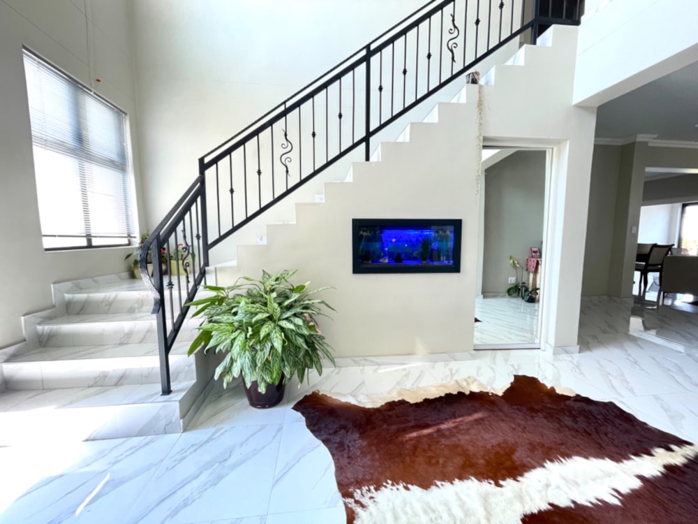 Double-storey house for sale in Bendor - 1PS1712993 Double-storey house for sale in Bendor - 1PS1712993