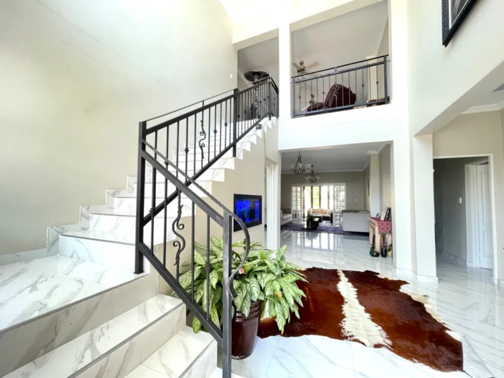 Double-storey house for sale in Bendor - 1PS1712993