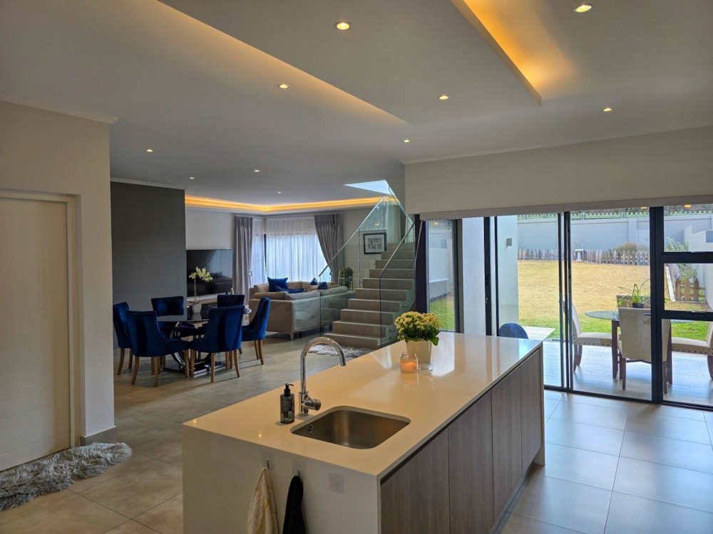 Double-storey cluster let in Aspen Lakes - 1GV1710516 Double-storey cluster let in Aspen Lakes - 1GV1710516