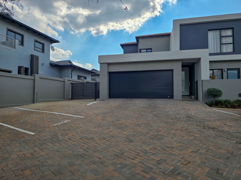 Double-storey cluster let in Aspen Lakes - 1GV1710516 Double-storey cluster let in Aspen Lakes - 1GV1710516