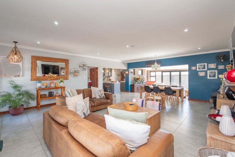 House for sale in Somerton Estate - 1BX1691061 House for sale in Somerton Estate - 1BX1691061