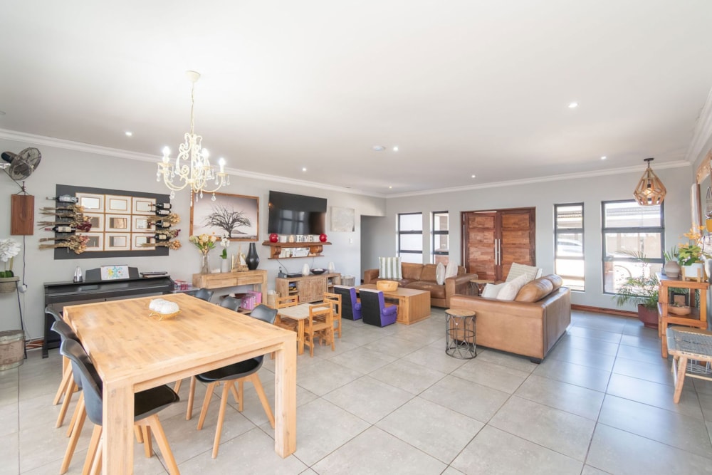 House for sale in Somerton Estate - 1BX1691061 House for sale in Somerton Estate - 1BX1691061