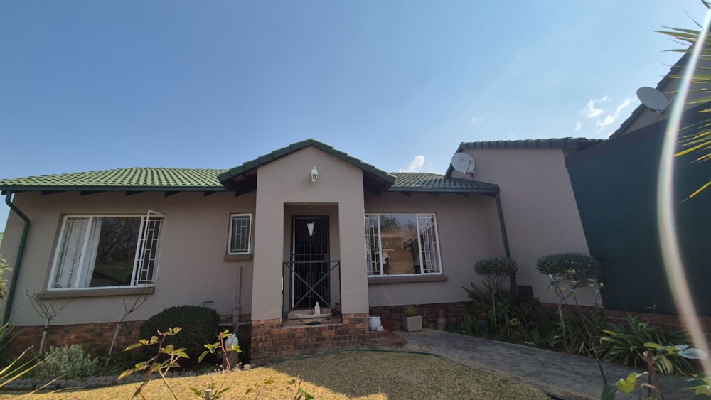 Townhouse let in Heidelberg, Gauteng - 1SP1711734