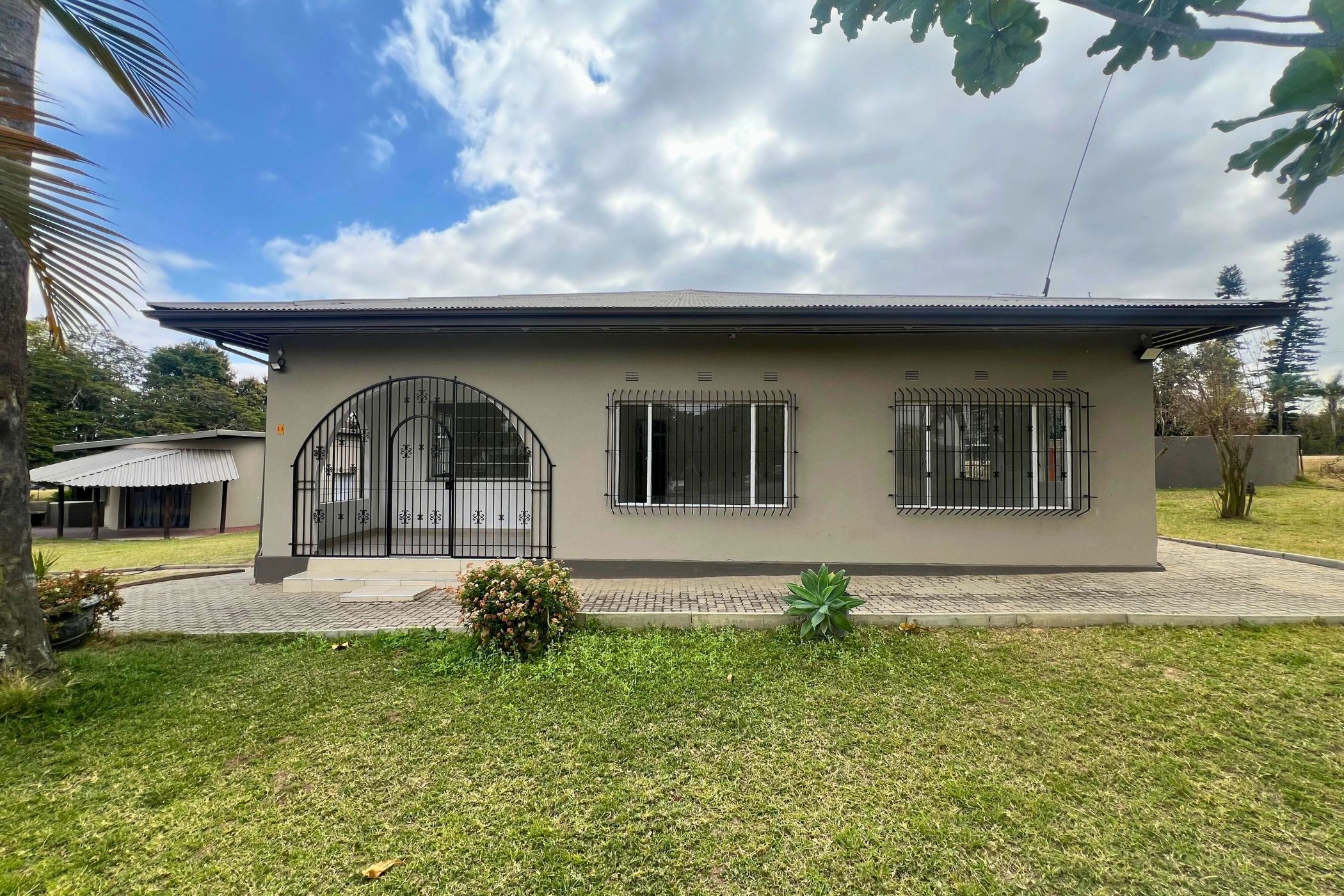 House let in Mbombela Rural (Nelspruit Rural) - 1NS1711239