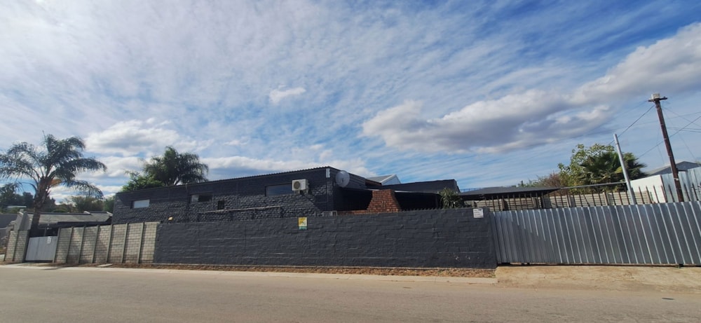 Commercial Building for sale in Oudtshoorn South - 1OU1681382