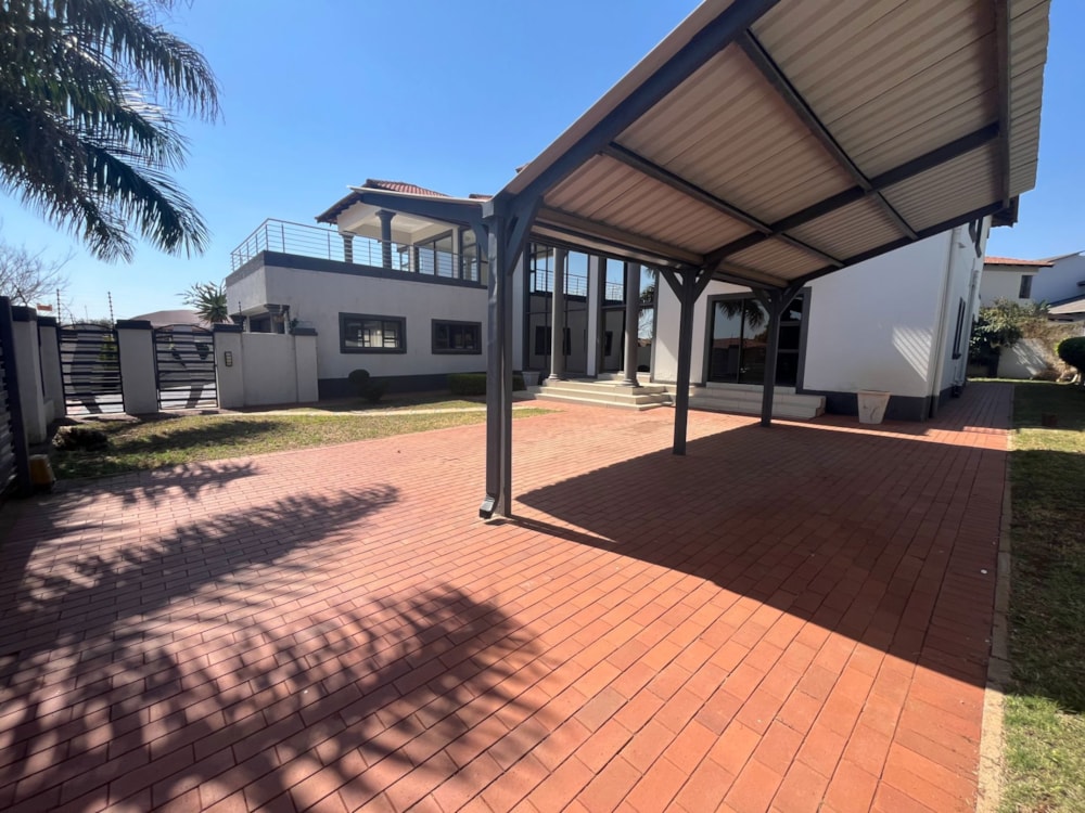 Double-storey house for sale in Bendor - 1PS1711280 Double-storey house for sale in Bendor - 1PS1711280