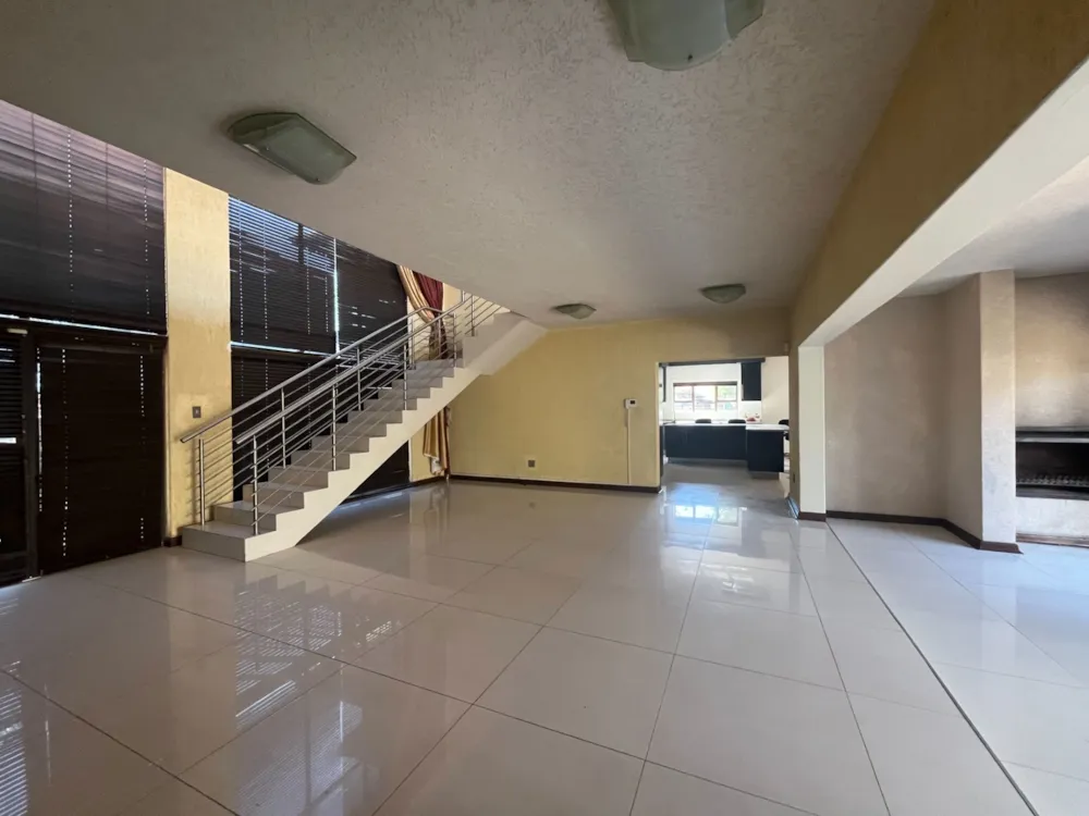 Double-storey house for sale in Bendor - 1PS1711280