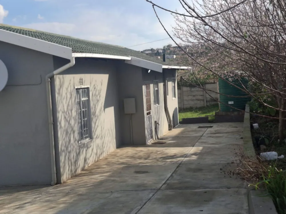 House let in Northcrest - 1MH1711704