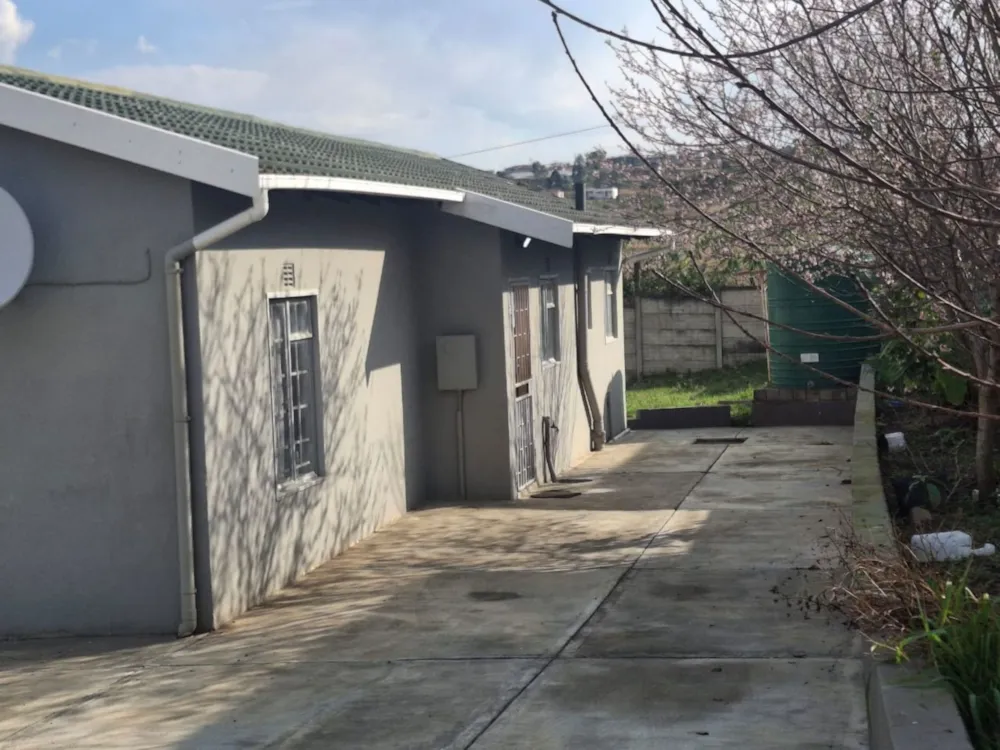 House let in Northcrest - 1MH1711704