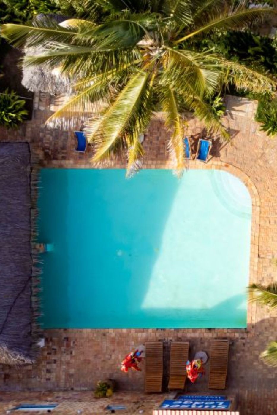 Beach resort for sale in Praia da Barra, Mozambique - 3MQ1691208