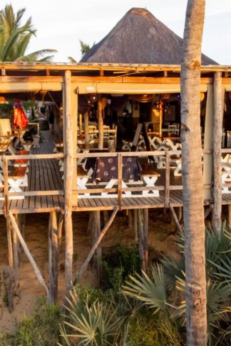 Beach resort for sale in Praia da Barra, Mozambique - 3MQ1691208