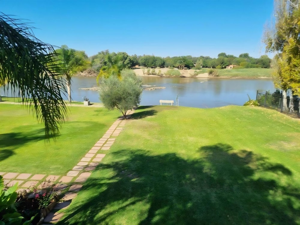 House for sale in Upington - 1KAH1711141