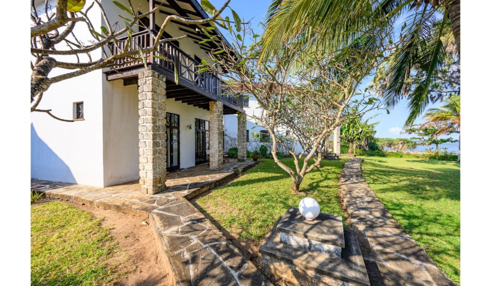 Beachfront villa for sale in Msambweni, Kenya - 3KE1709681 Beachfront villa for sale in Msambweni, Kenya - 3KE1709681