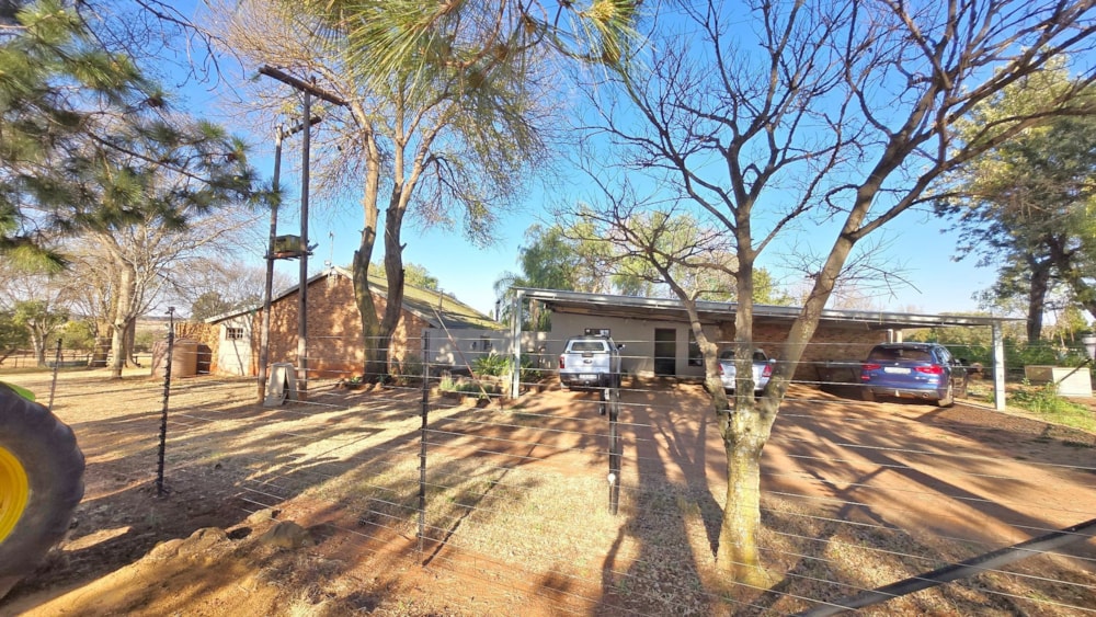 Smallholding for sale in Tiegerpoort AH - PRN1710819