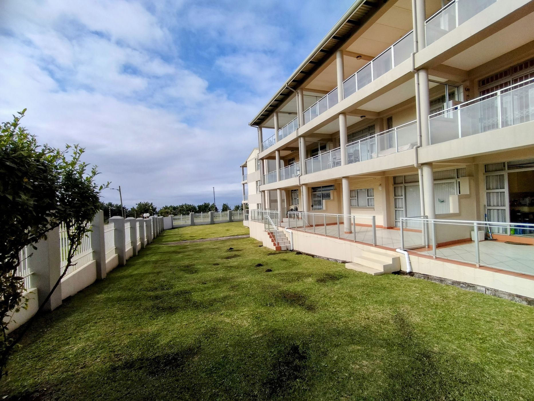 Apartment for sale in Uvongo - 1PSH1709892