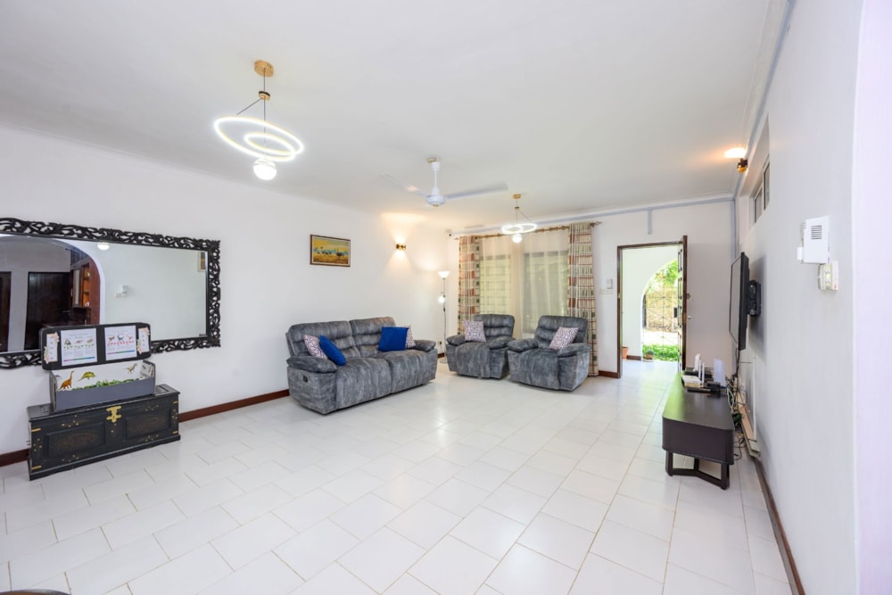 Double-storey house to rent in Nyali, Kenya - 3KE1711133 Double-storey house to rent in Nyali, Kenya - 3KE1711133