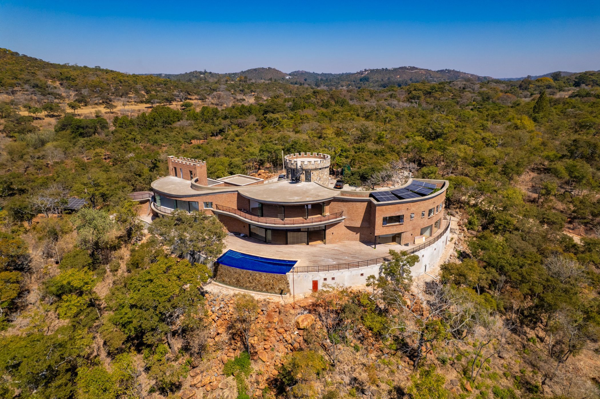 Multi-storey house for sale in Umwinsidale, Zimbabwe - 3ZB1707498