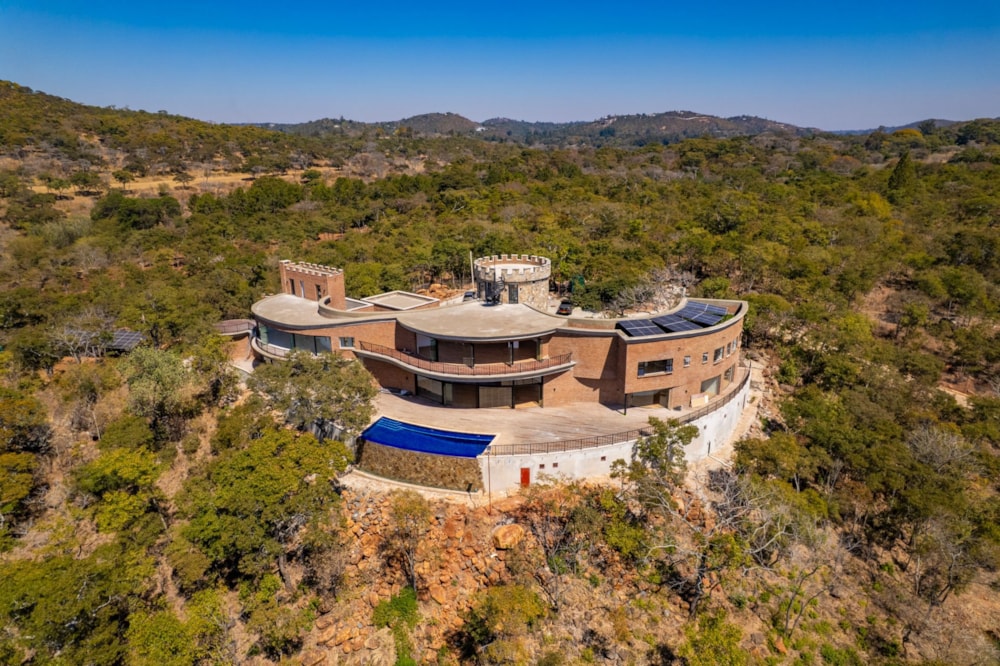 Multi-storey house for sale in Umwinsidale, Zimbabwe - 3ZB1707498 Multi-storey house for sale in Umwinsidale, Zimbabwe - 3ZB1707498