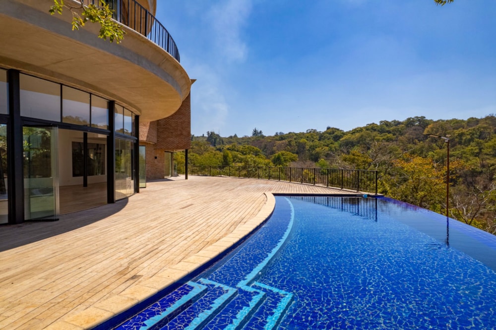 Multi-storey house for sale in Umwinsidale, Zimbabwe - 3ZB1707498 Multi-storey house for sale in Umwinsidale, Zimbabwe - 3ZB1707498